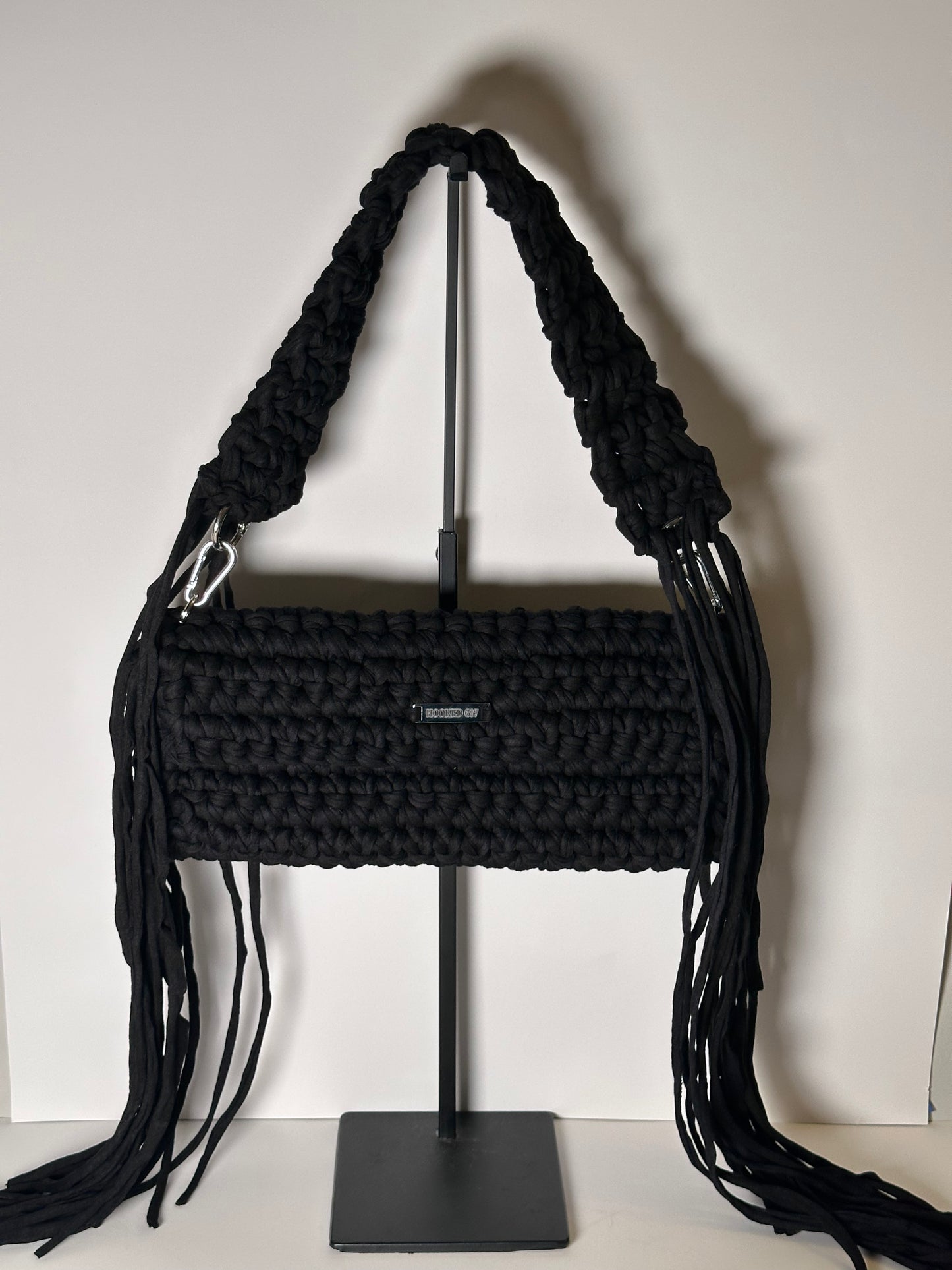 No.617- Black