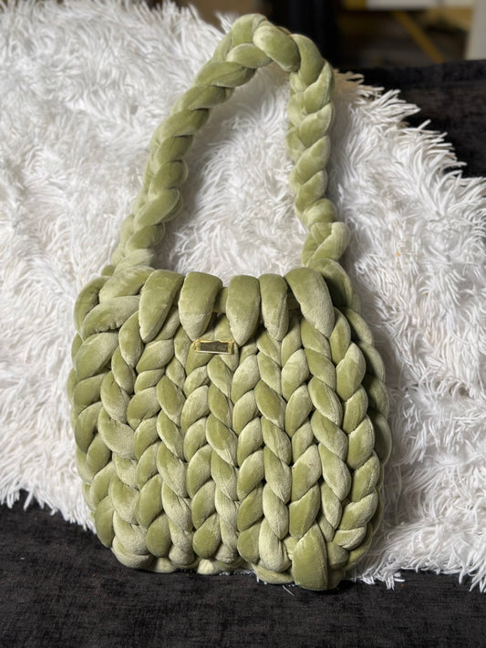 Luna- Pistachio