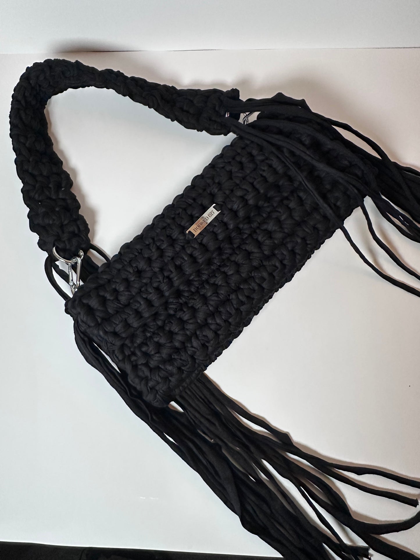 No.617- Black